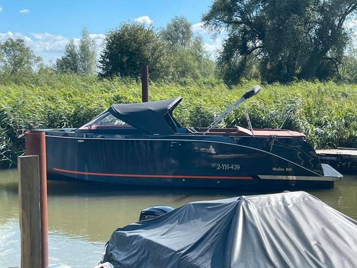 Maxima 840, Watersport en Boten, Sloepen, Zo goed als nieuw, 70 pk of meer, 6 meter of meer, Buitenboordmotor, Benzine, Polyester