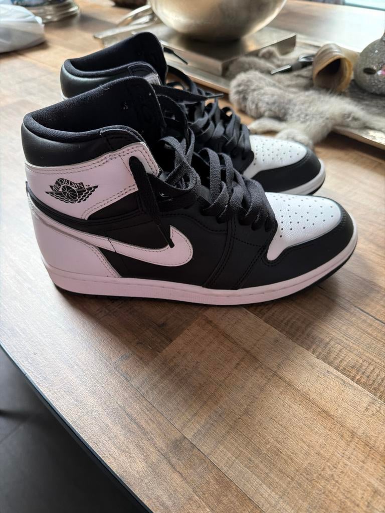 Nike Air Jordan 1 Mid Panda - Maat 42, Kleding | Heren, Schoenen, Zwart, Nieuw, Ophalen of Verzenden, Sneakers of Gympen