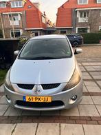 Mitsubishi Grandis 2.4 Mivec 7 2004 Grijs, Auto's, Voorwielaandrijving, 164 pk, 7 stoelen, Handgeschakeld
