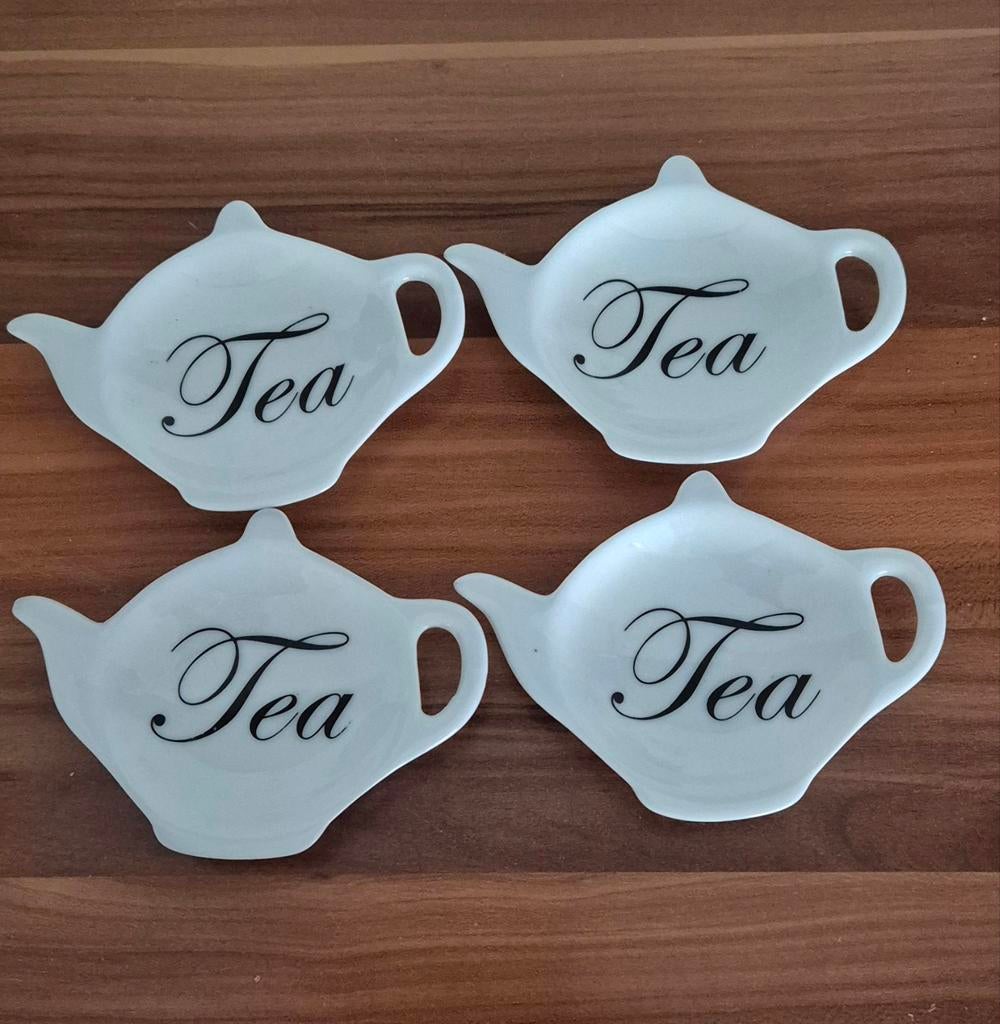 Set/4 theezakjeshouders / schaaltjes in de vorm van een thee, Ophalen