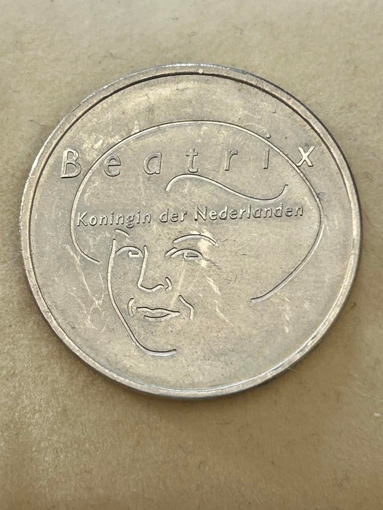 Beatrix 5 euro - 2004, Postzegels en Munten, Munten | Nederland, Ophalen of Verzenden, Koningin Beatrix, Euro's