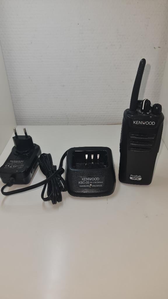 Kenwood 3401d Digitale vergunningsvrije portofoon, Ophalen, Zo goed als nieuw, 2 to 5 km, Portofoon of Walkie-talkie
