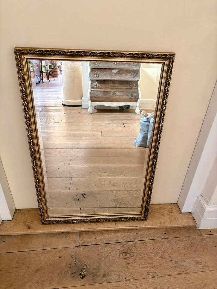 Grote spiegel met vergulde lijst, Huis en Inrichting, Woonaccessoires | Spiegels, Gebruikt, 50 tot 75 cm, Minder dan 100 cm, Rechthoekig