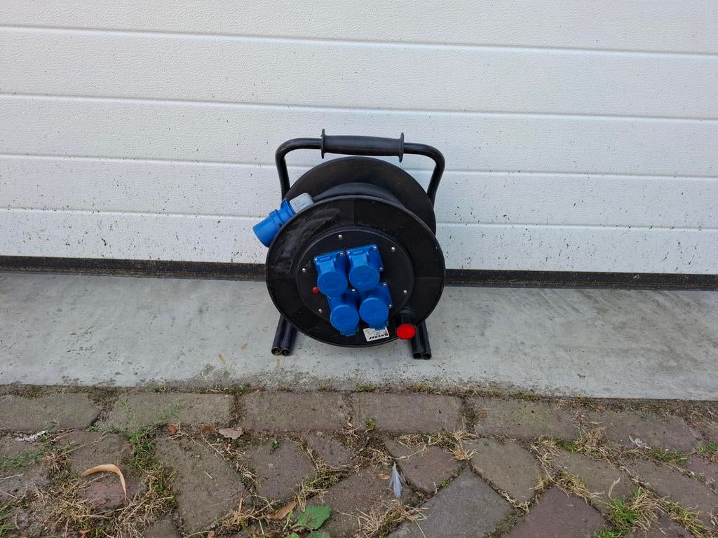 Keraf Camping Kabelhaspel 25m - Ideaal voor op de camping, Ophalen, Gebruikt, Kabel of Snoer