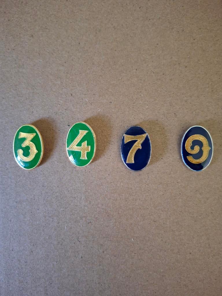 Vierdaagse medaille cijfers, Ophalen of Verzenden, Landmacht, Nederland, Lintje, Medaille of Wings