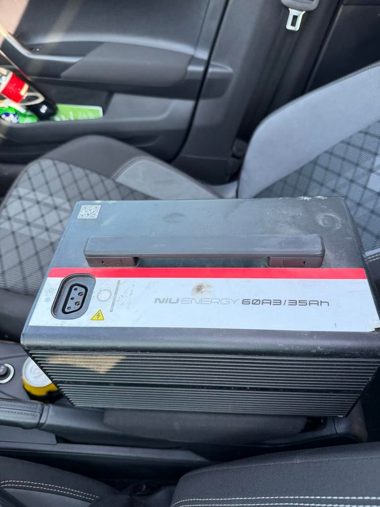 Niu 60A3/35AH accu, Ophalen, Gebruikt