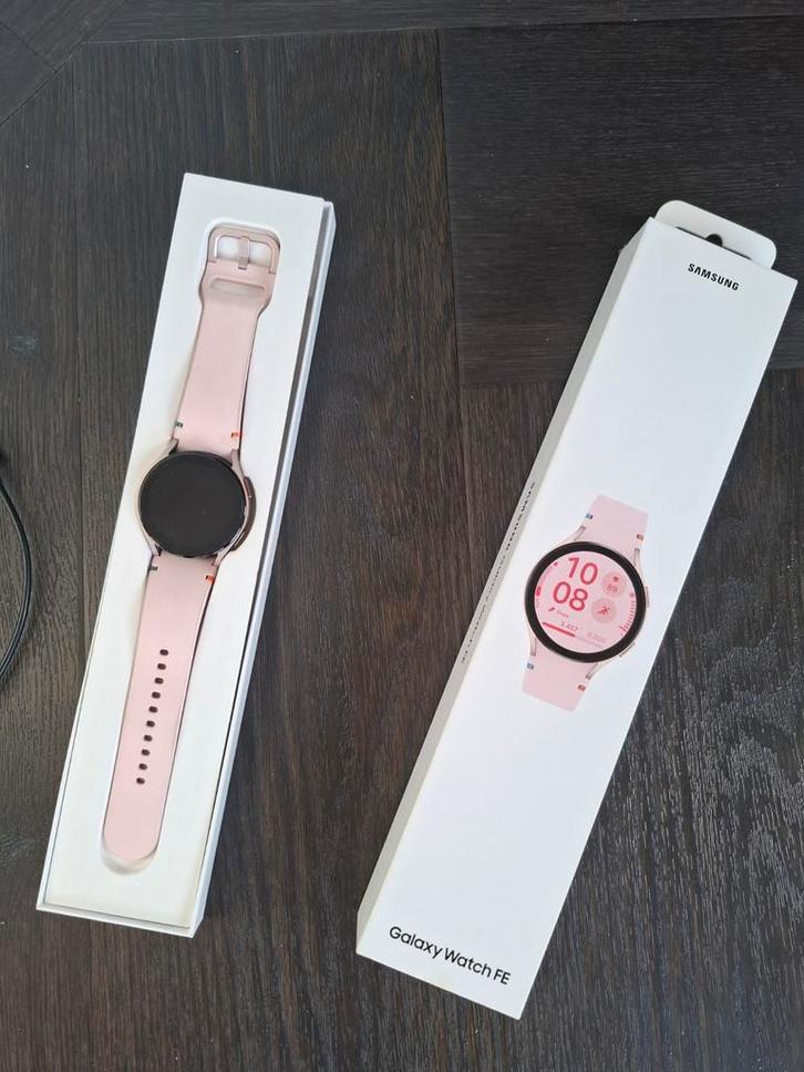 Samsung Galaxy smatWatch FE 40mm pink gold  - Nieuwstaat!, Sieraden, Tassen en Uiterlijk, Smartwatches, Zo goed als nieuw, Android