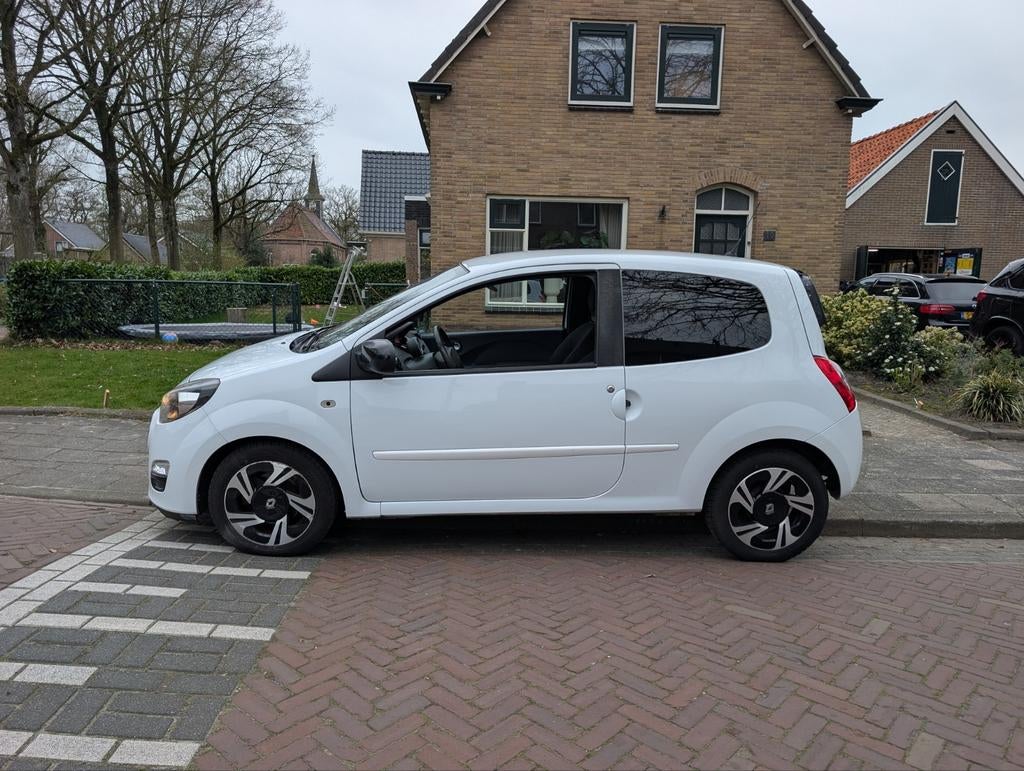 Renault Twingo 1.2 16v 2013 airco. Cruisecontrol, Voorwielaandrijving, Euro 5, Stof, Zwart