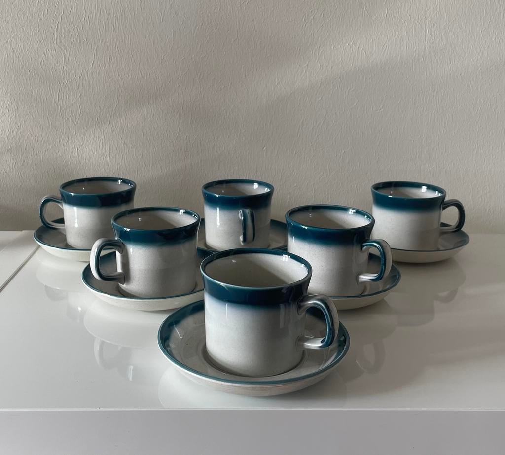 Wedgwood 6 Blue Pacific kop en schotels., Ophalen of Verzenden, Zo goed als nieuw, Wedgwood, Kop(pen) en/of Schotel(s)