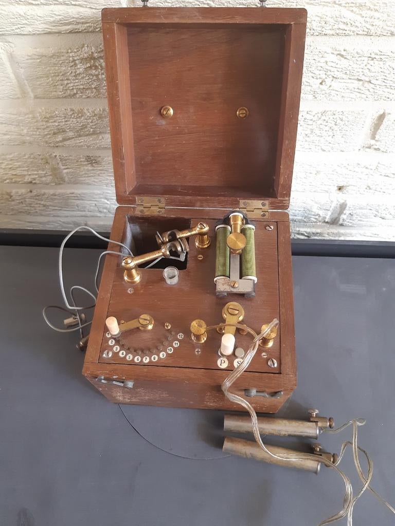 Antiek medisch inductieapparaat, Antiek en Kunst, Ophalen of Verzenden