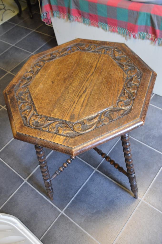 1920  prachtig antiek 8 kantig handgesneden BOBBIN  tafeltje, Ophalen