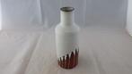 rank vaasje in wit en aardetint, Gebruikt, Wit, Aardewerk of Porselein, Ophalen of Verzenden