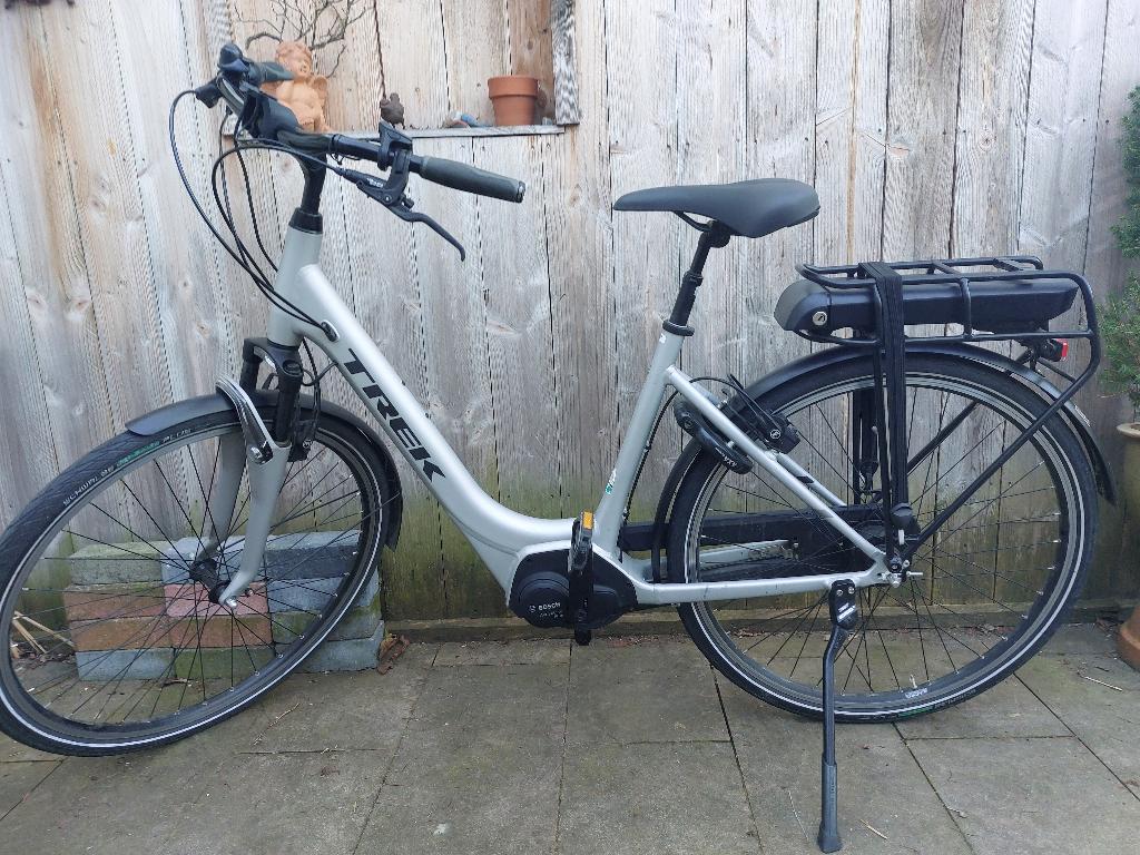 Trek e-bike LM2+ dames in goede staat, Fietsen en Brommers, Elektrische fietsen, Ophalen, Zo goed als nieuw, 50 km per accu of meer