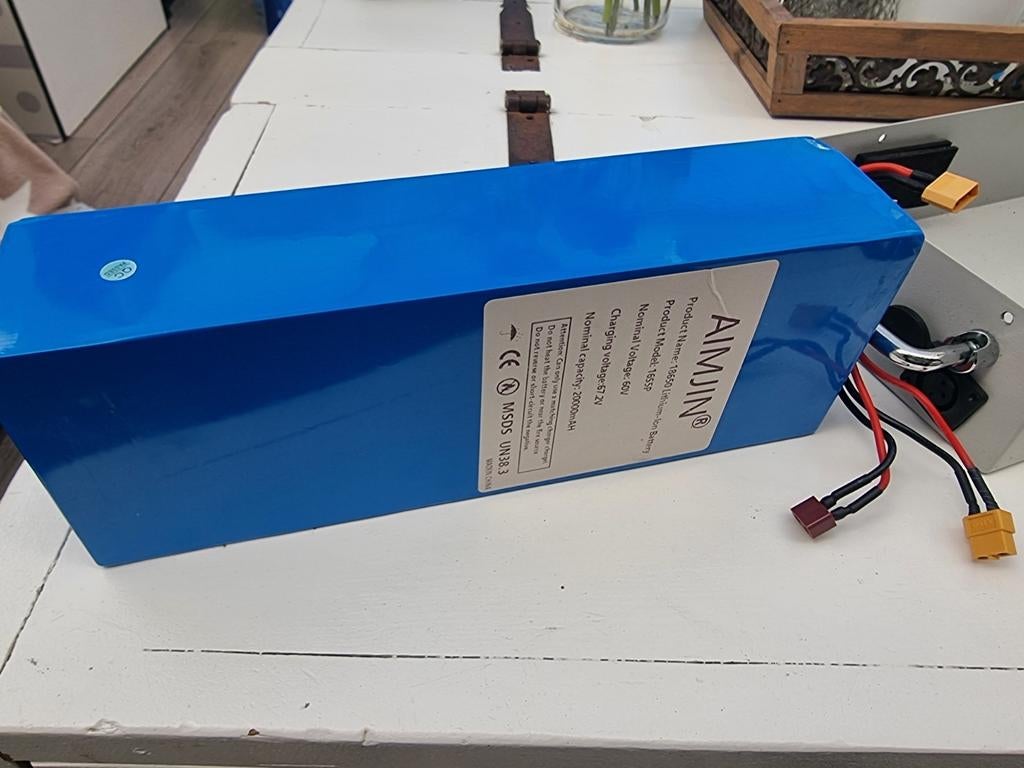 NIEUW: 60V 20Ah Li-ion Accu (30A BMS), XT60 & T-Plug, 29,5cm, Ophalen of Verzenden, Nieuw, Oplaadbaar