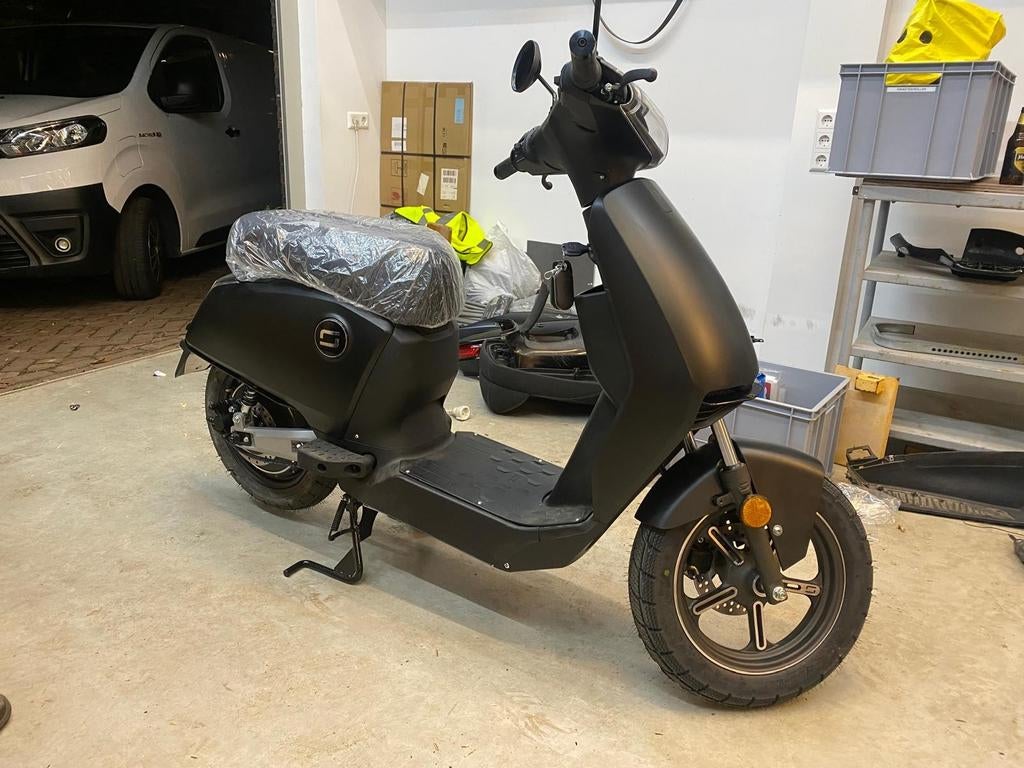Vmoto CUX Electric Scooter 60V43AH Battery, 45km/h nieuw, Maximaal 45 km/u, Elektrisch, Nieuw, Ophalen of Verzenden