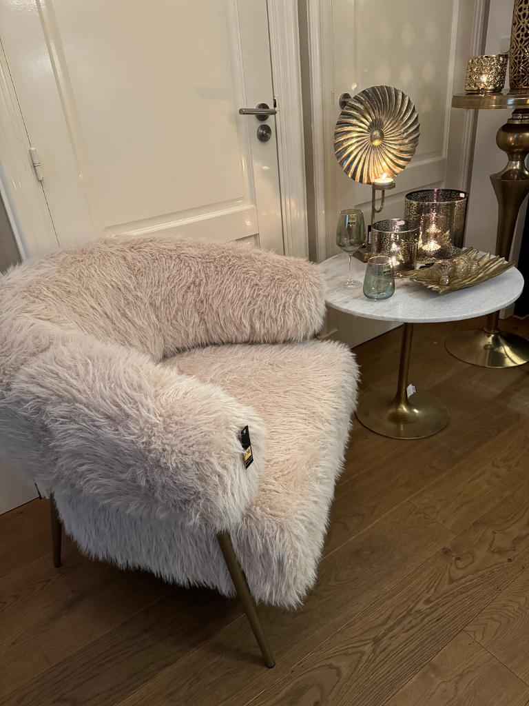 NIEUWE harige FAUTEUIL ARMSTOEL champagne onderstel, Huis en Inrichting, Fauteuils, Nieuw, Stof, 75 tot 100 cm, Minder dan 75 cm