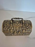 Antiek Bronzen Doosje met Fluweel, Ophalen of Verzenden, Brons