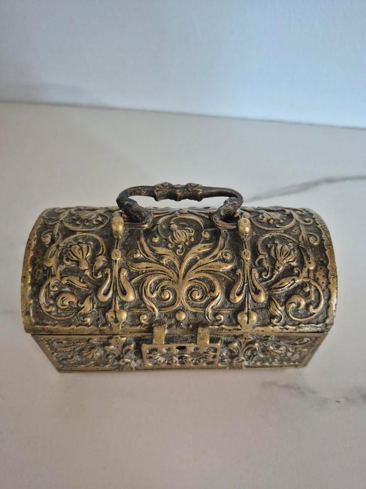 Antiek Bronzen Doosje met Fluweel, Antiek en Kunst, Antiek | Koper en Brons, Brons, Ophalen of Verzenden