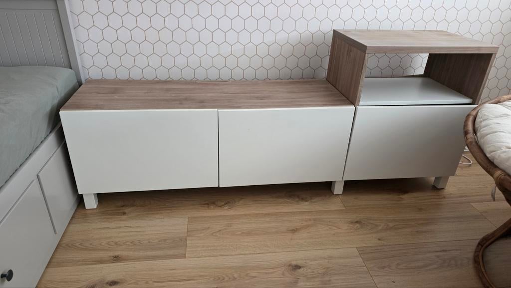 Besta tv kastje met stereo meubel, Ophalen