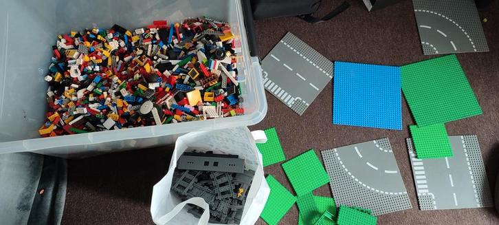 15 kg ongesorteerd lego er zit ook veel cobi etc tussen., Kinderen en Baby's, Speelgoed | Bouwstenen, Ophalen