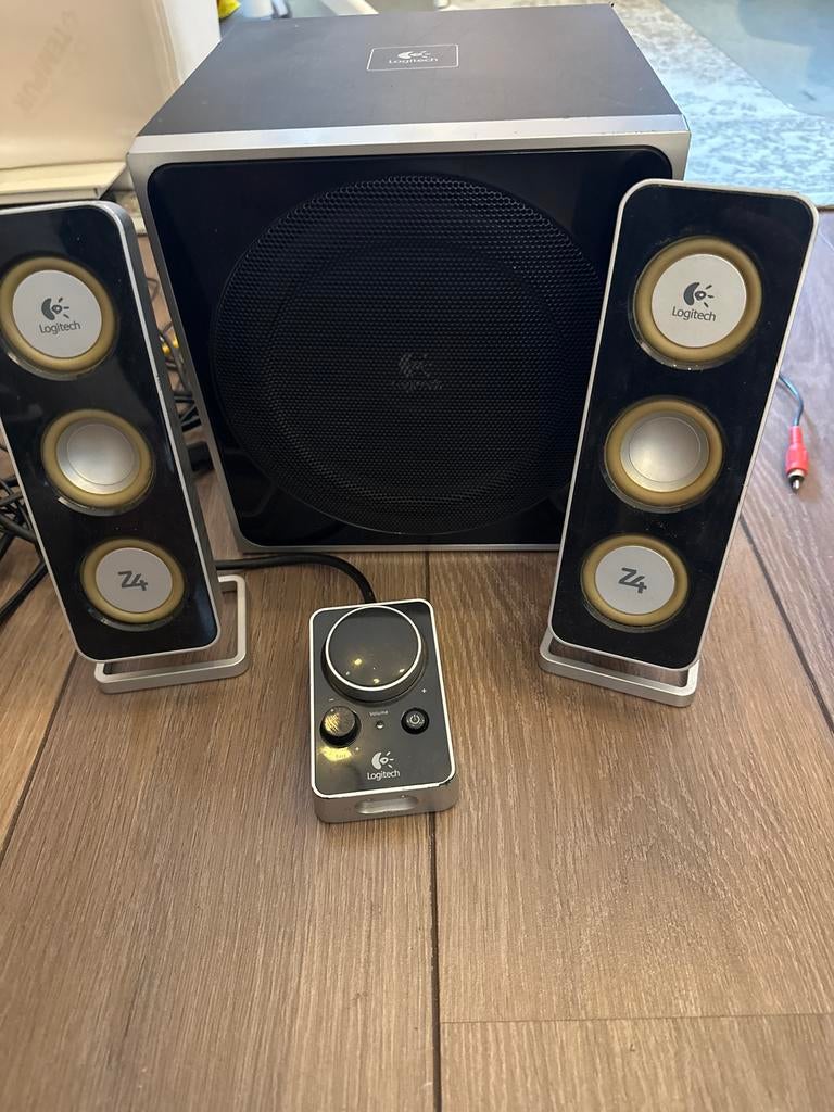 Logitech Z4 2.1 speakerset met subwoofer, Gebruikt, 60 tot 120 watt, Complete surroundset, Ophalen