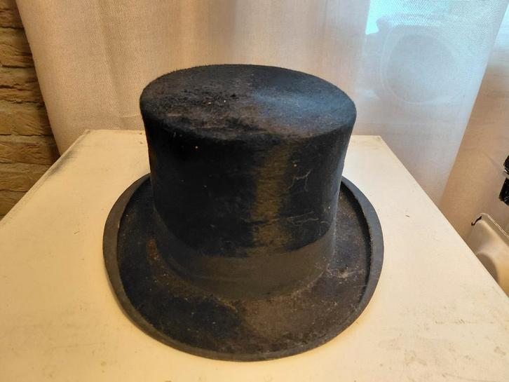 Antieke zwarte hoge hoed, maat 57., Antiek en Kunst, Antiek | Kleding en Accessoires, Heren, Verzenden