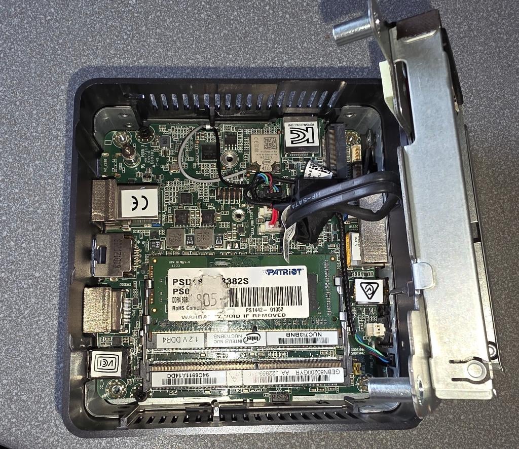 Nuc i3 - 7100, Computers en Software, Desktop Pc's, Zo goed als nieuw, 2 tot 3 Ghz, SSD, 8 GB, Ophalen