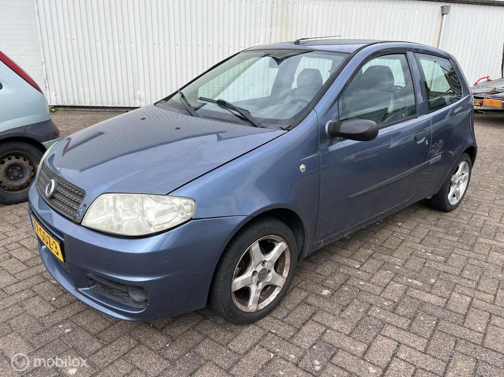 Fiat Punto 1.2 Active. APK 03 '27, Auto's, Voorwielaandrijving, Gebruikt, 4 cilinders, Leder