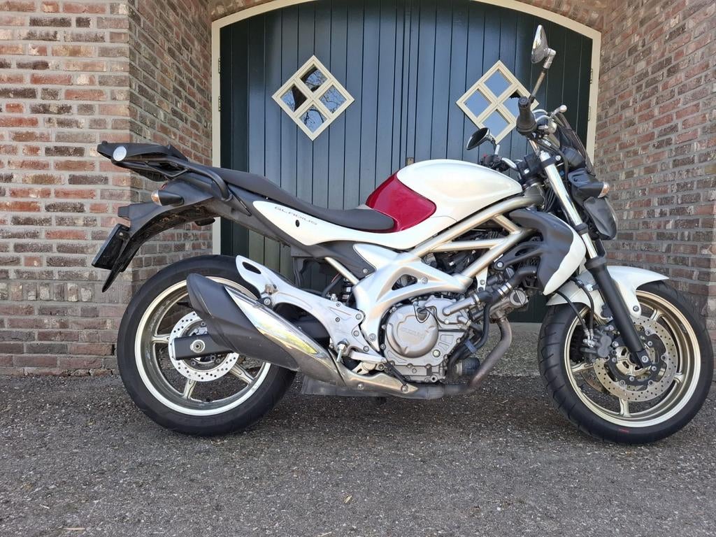 Suzuki gladius sv650 sv 650, 2 cilinders, Bedrijf, Toermotor, Handgeschakeld