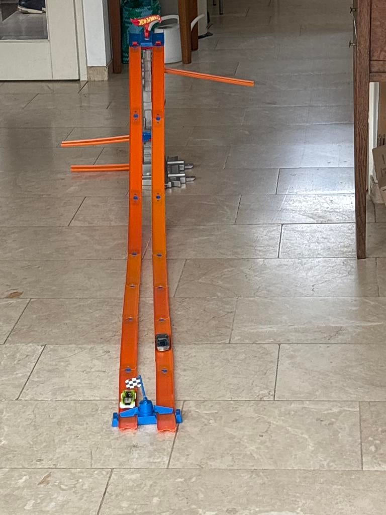 Hot Wheel race toren dragrace met div aansluitdelen, Ophalen, Racebaan, Zelf te bouwen, Zo goed als nieuw