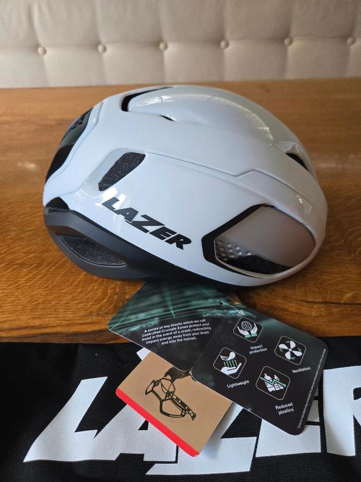 Nieuwe Lazer Vento KinetiCore Race fietshelm maat L 58-61cm, Fietsen en Brommers, Fietsaccessoires | Fietshelmen, Nieuw, Heer of Dame