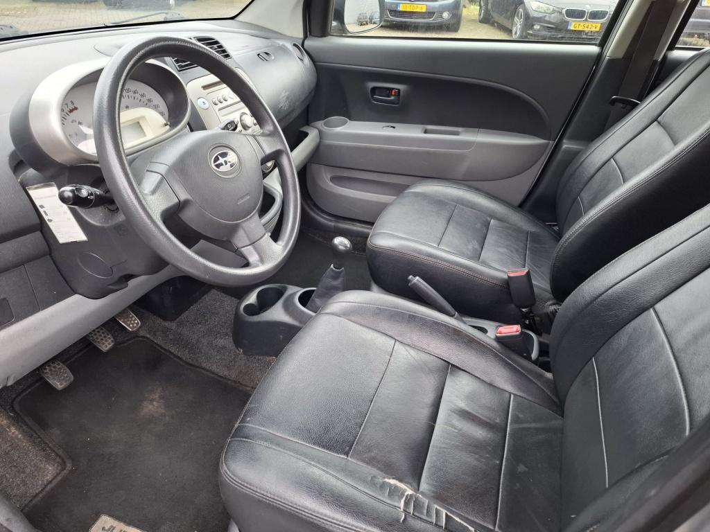 Daihatsu Sirion Subaru Justy 1.0 Comfort 5-Drs Airco/Leer✅, Gebruikt, 750 kg, Metallic lak, Handgeschakeld