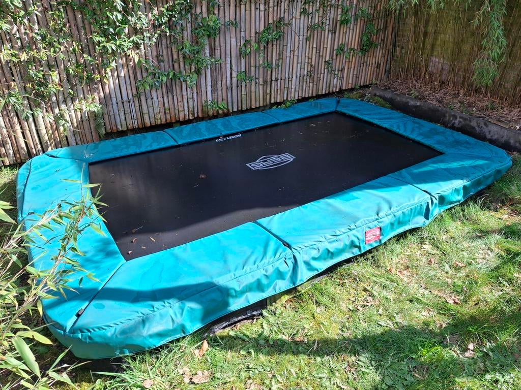 BERG InGround Trampoline 330x220 cm, Ophalen, Gebruikt