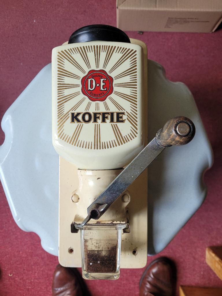 Douwe Egberts antieke hand koffiemolen in werkende staat., Antiek en Kunst, Antiek | Keukenbenodigdheden, Verzenden
