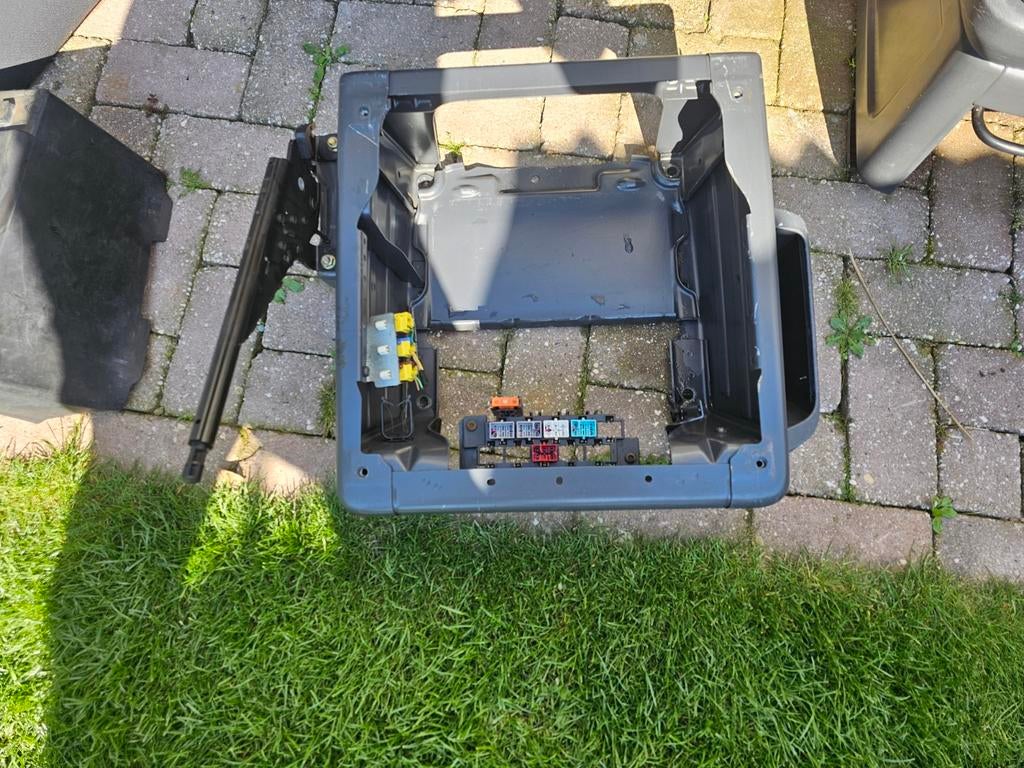 Accubak houder stoel frame vw transporter t5 of t6 Californi, Ophalen, Gebruikt, Volkswagen