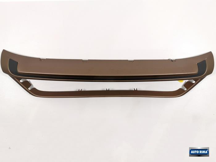 Spoiler voorbumper van een Volvo S60