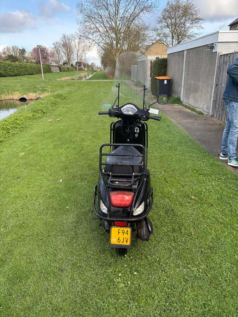 ATM Senzo Scooter - Geel Kenteken - Startprobleem, Fietsen en Brommers, Ophalen of Verzenden, Gebruikt, Maximaal 45 km/u, Benzine