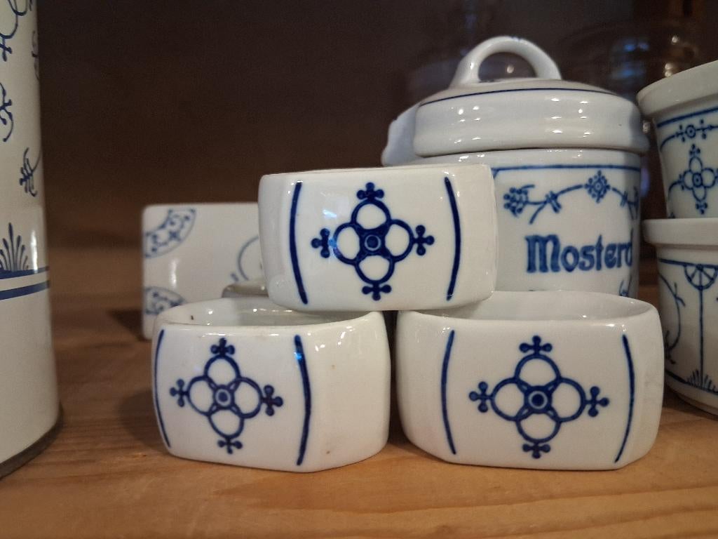 servetringen blau saks, Ophalen of Verzenden, Zo goed als nieuw, Porselein, Overige stijlen