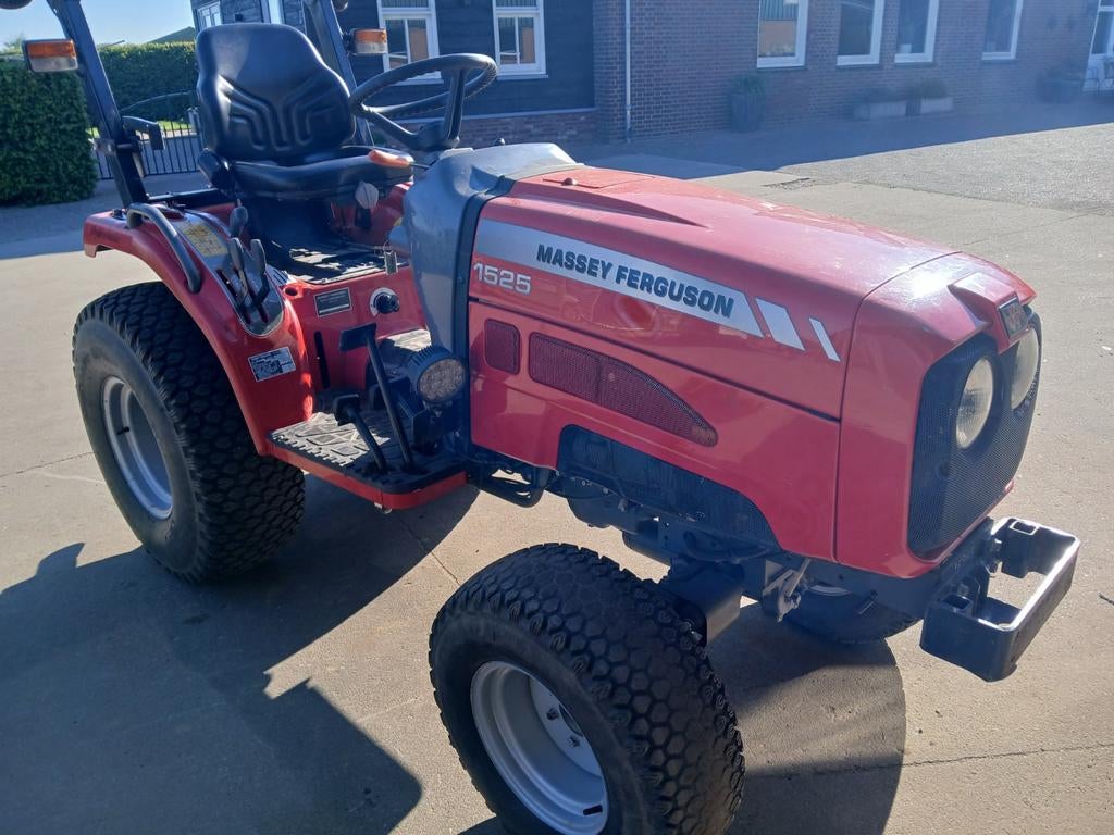 Massey Ferguson  1525, Ophalen, Gebruikt, Tot 2500, Tot 80 Pk