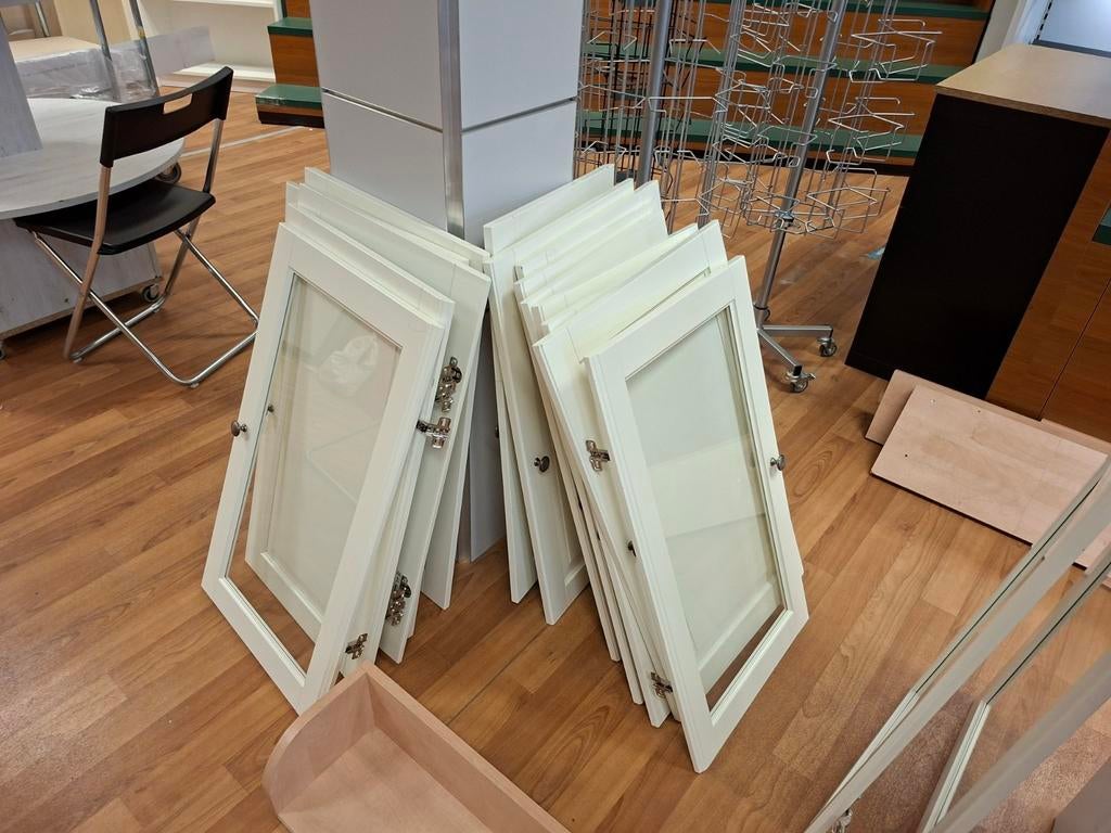 Ikea Liotorp deurtjes, Ophalen