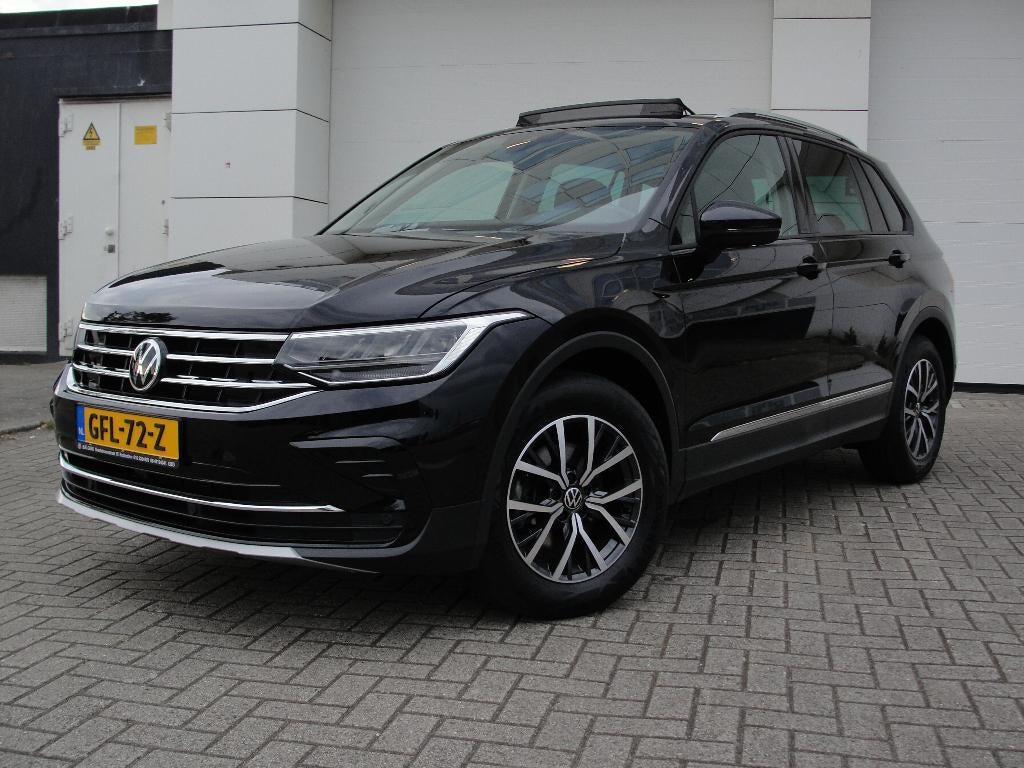 VW TIGUAN 1.5 TSI/DSG -AUTOMAAT/2022/PANORAMA DAK, Stof, 1800 kg, 4 cilinders, 150 pk