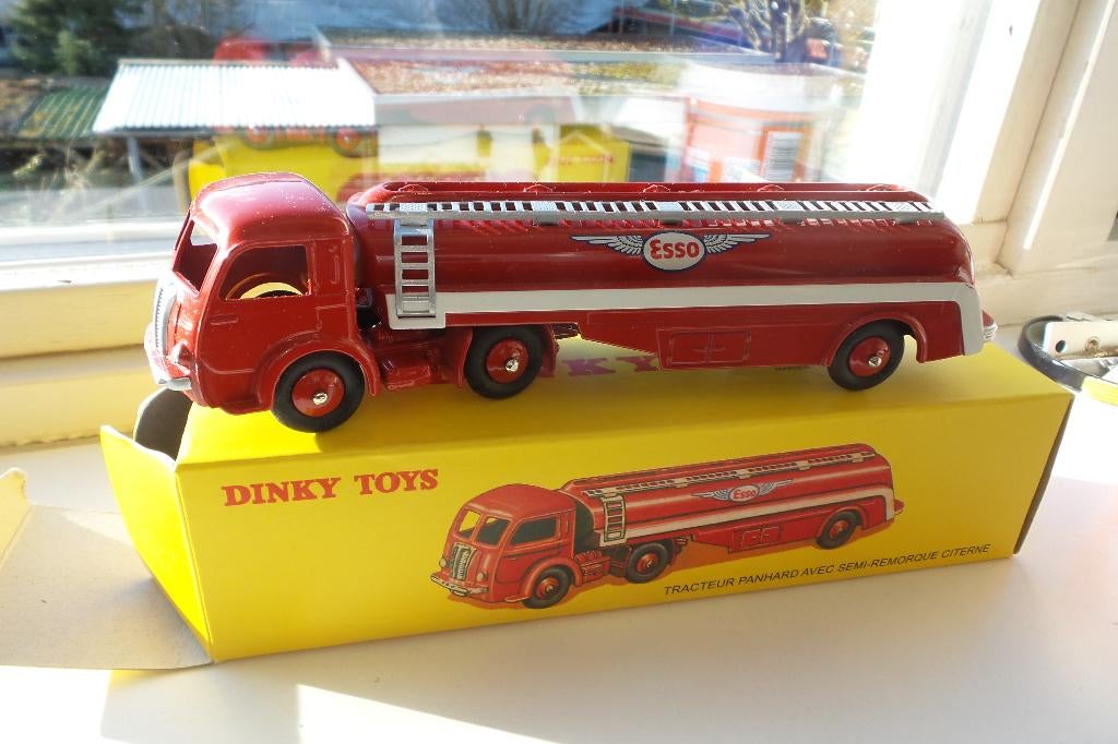 dinky toys, Hobby en Vrije tijd, Modelauto's | 1:43, Ophalen of Verzenden, Nieuw, Bus of Vrachtwagen, Dinky Toys
