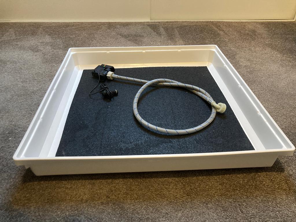 Lekbak, dempingsmat en waterslot met sensor voor wasmachine., Ophalen, Zo goed als nieuw