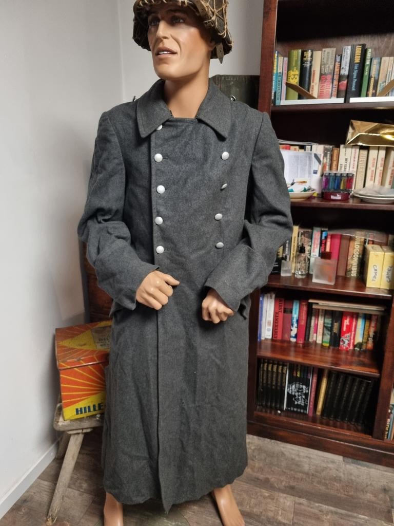 Duits WOII luftwaffe mantel op naam, Ophalen of Verzenden, Luchtmacht, Duitsland