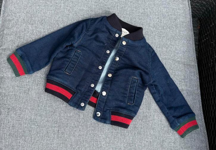 Gucci spijkerjasje voor babys 6m-9m (9 fotos), Kinderen en Baby's, Ophalen of Verzenden, Zo goed als nieuw, Jongen of Meisje