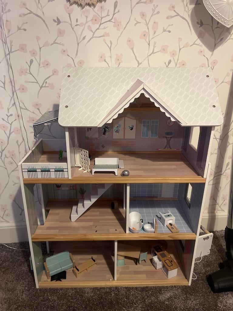 Groot houten poppenhuis met meubels, Ophalen, Gebruikt, Poppenhuis