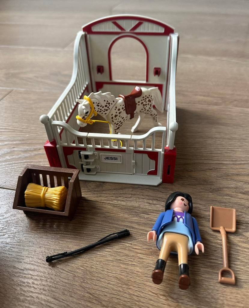 Playmobil Country set nr 5107 paardenstal, Kinderen en Baby's, Speelgoed | Playmobil, Ophalen of Verzenden, Zo goed als nieuw
