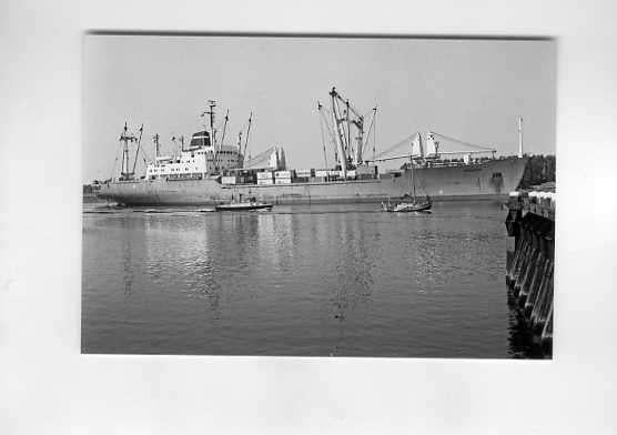 scheepvaart-foto-KNSM-amsterdam-oranjestad 1979, Verzamelen, Scheepvaart, Ophalen of Verzenden, Zo goed als nieuw, Boek of Tijdschrift