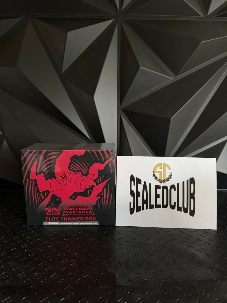 Pokemon Astral Radiance elite trainer box, Hobby en Vrije tijd, Verzamelkaartspellen | Pokémon, Ophalen of Verzenden, Zo goed als nieuw