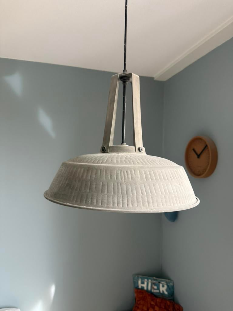 Hk living lamp grijs, Huis en Inrichting, Lampen | Hanglampen, Ophalen of Verzenden, Zo goed als nieuw